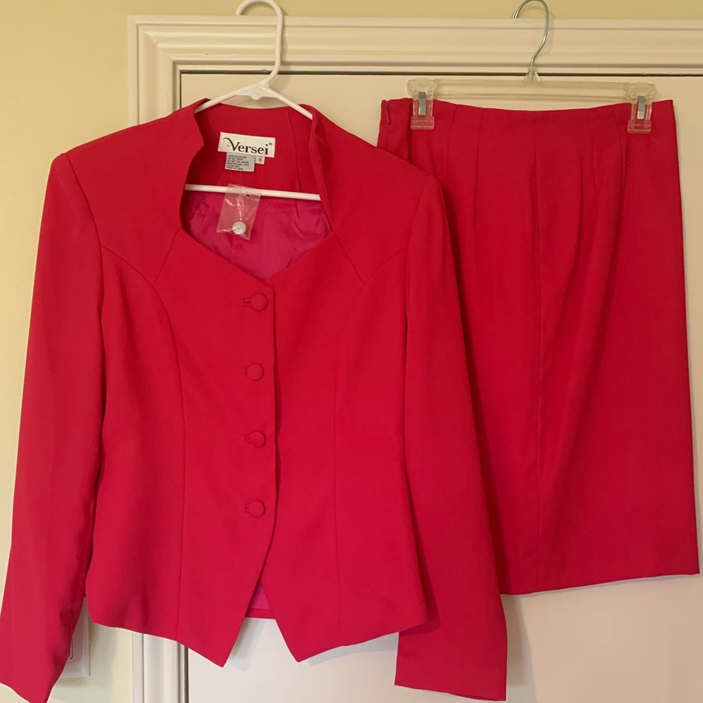 Versei Pageant Suit